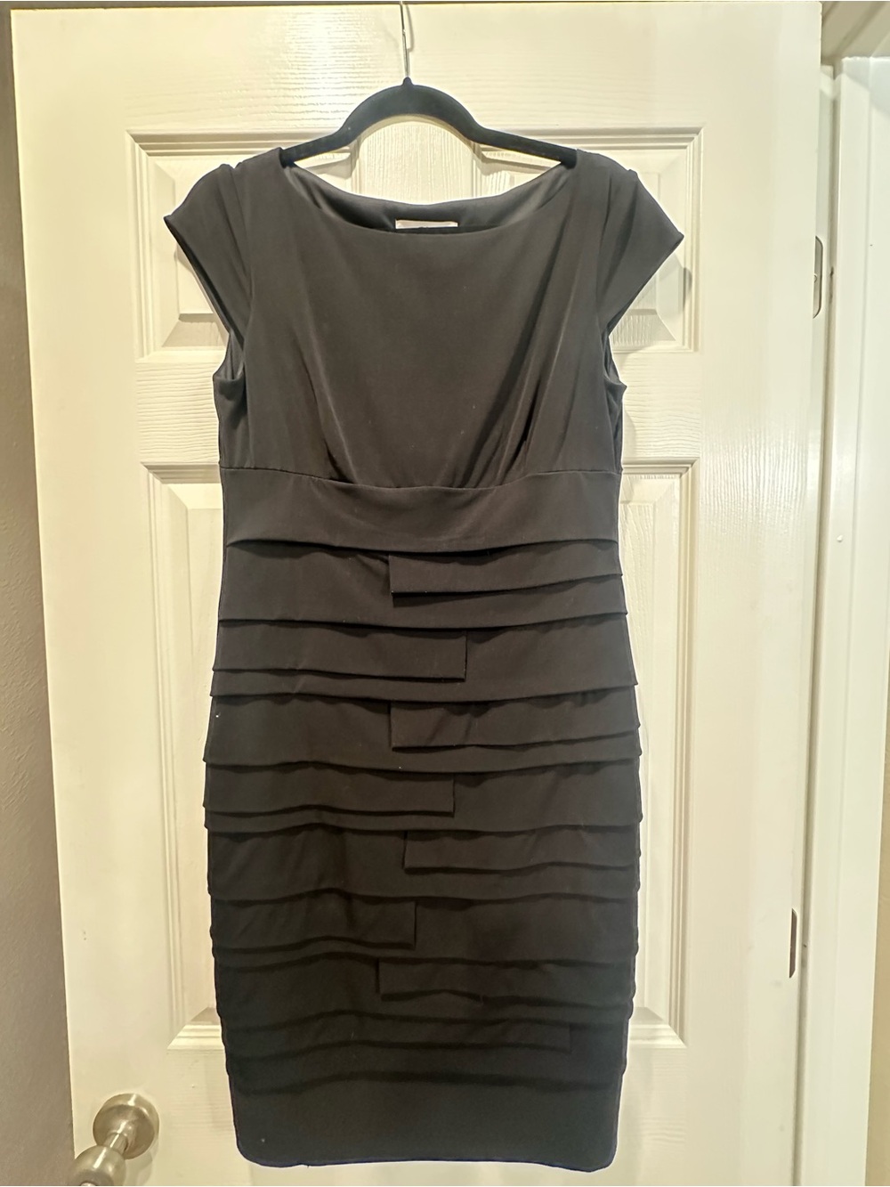 SD Collection Black Tiered Midi Dress